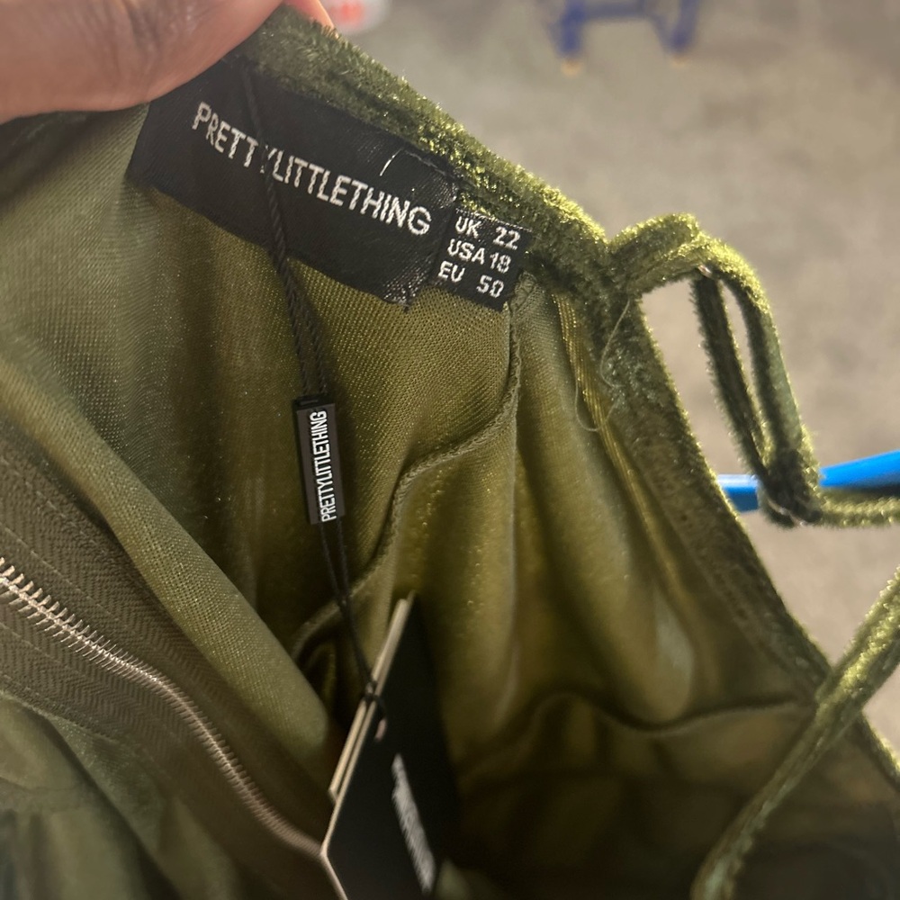 PrettyLittleThing Deep Olive 2 pc set - Picture 3 of 3